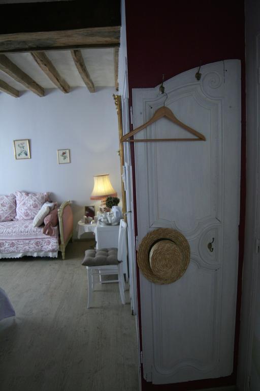 Chambre D'Hotes Du Domaine De La Haute Poignandiere Saint-Germain-de-la-Coudre Habitación foto